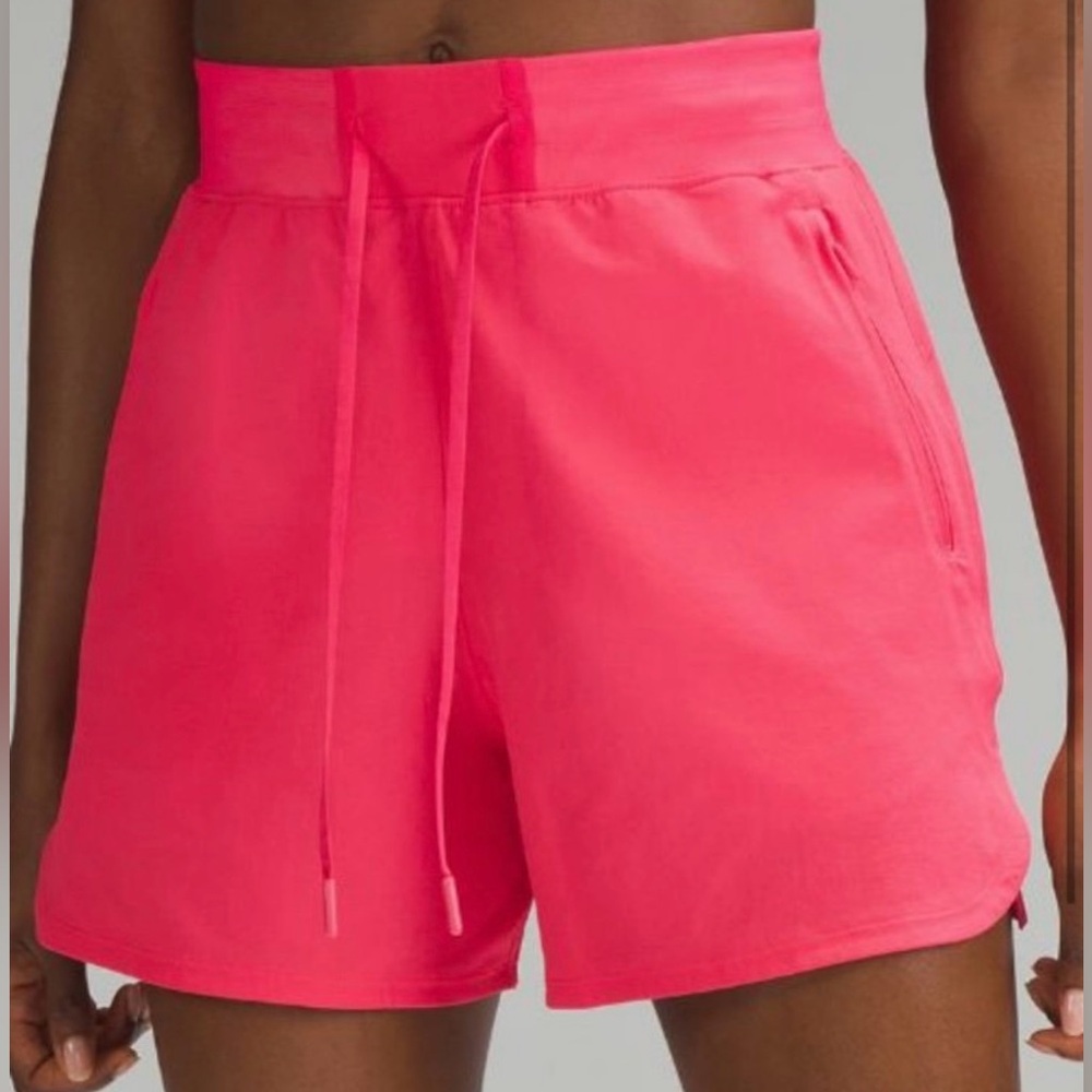 Lululemon license to train short size 8